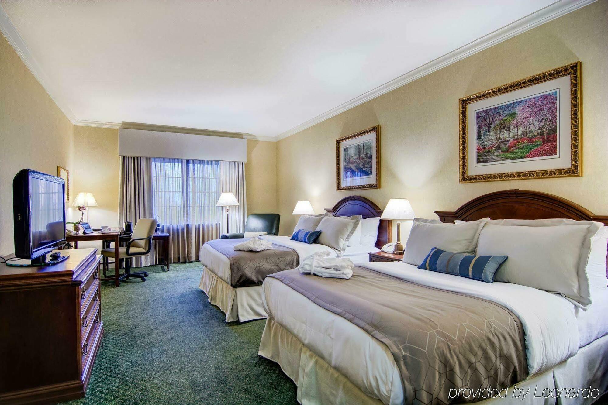 Rizzo Center, A Destination By Hyatt Hotel チャペル・ヒル エクステリア 写真